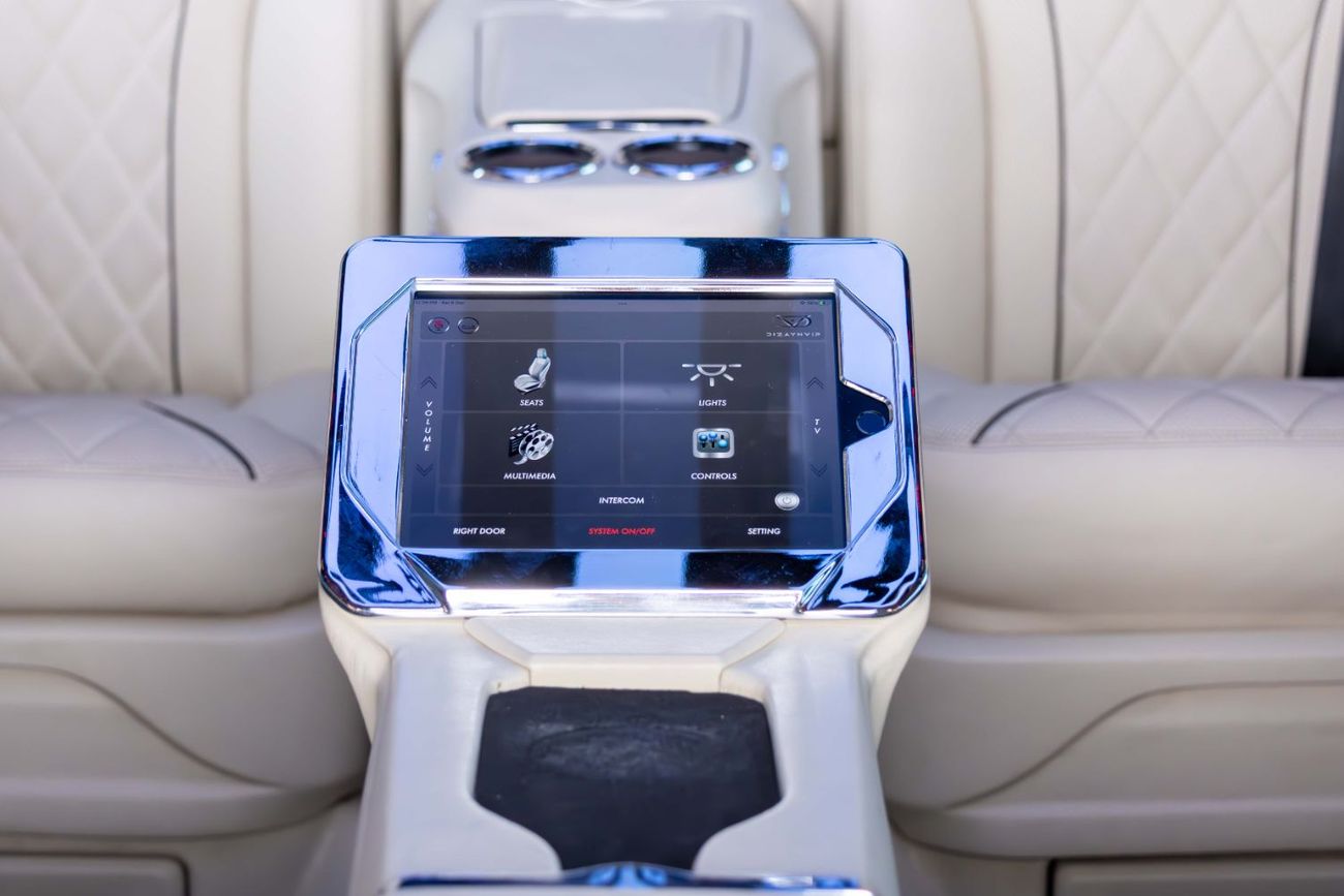 Mercedes-Benz V 250 Std 2.1L GCC-Maybach Edition-Gargash Service Package Until 135,000KM-VIP Options