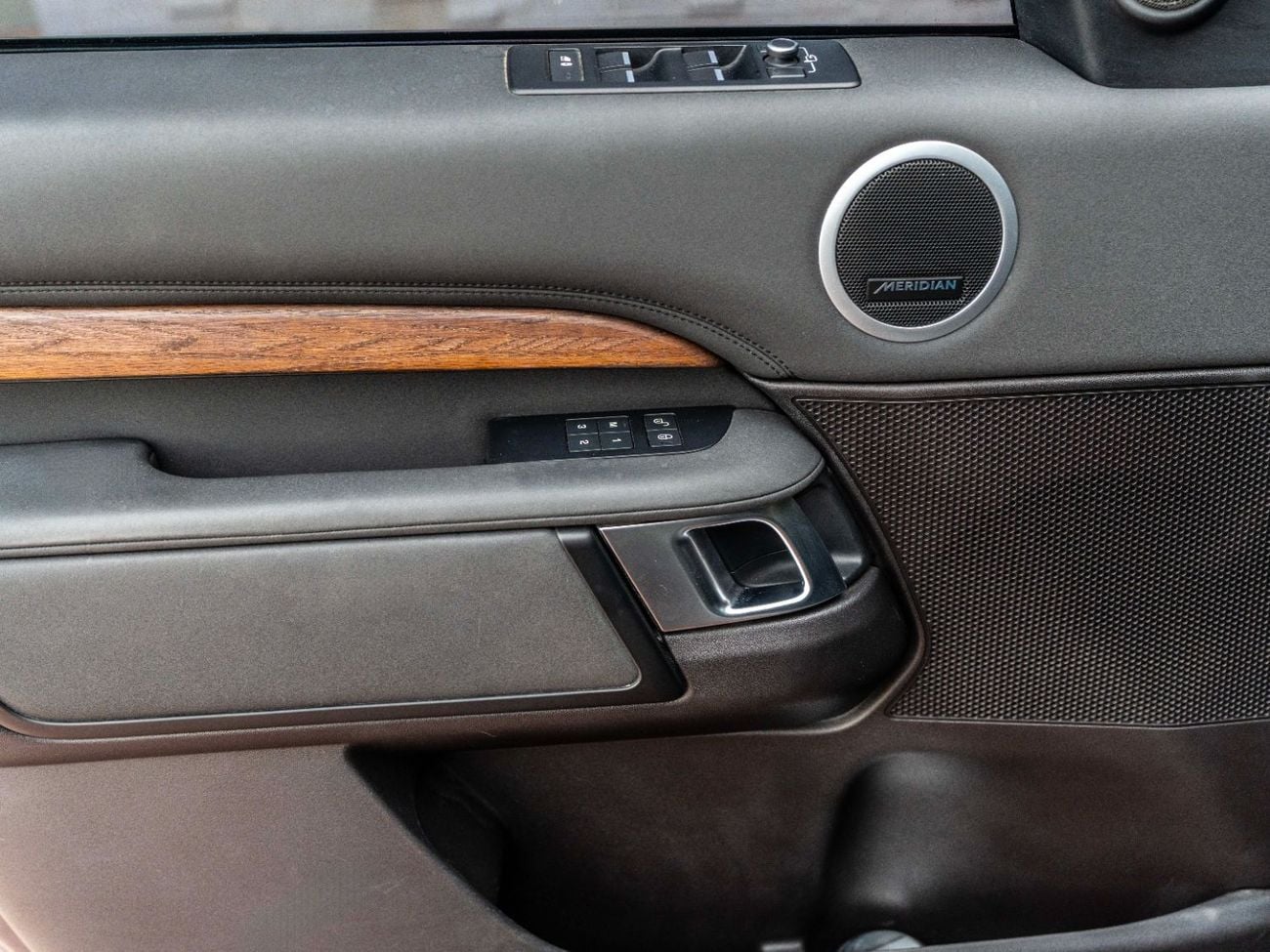 لاند روفر دسكفري HSE 2.0L 4WD