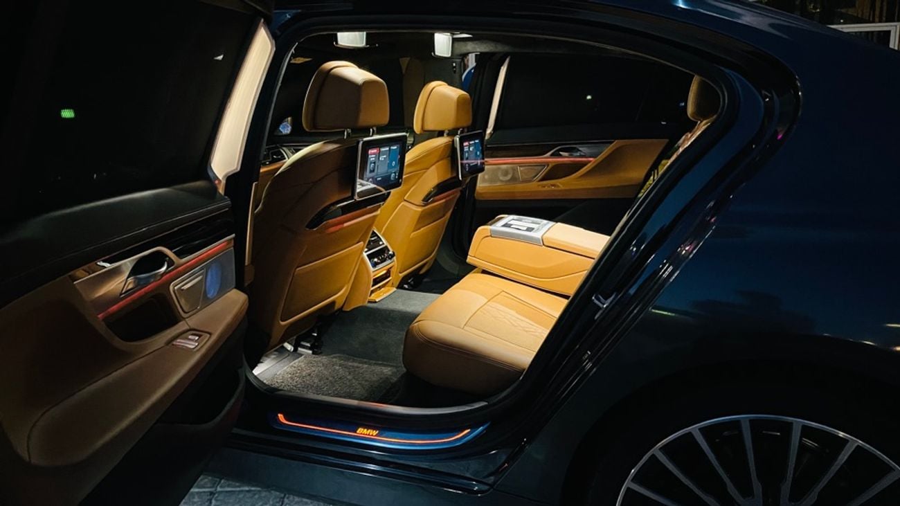 بي أم دبليو 750Li Li