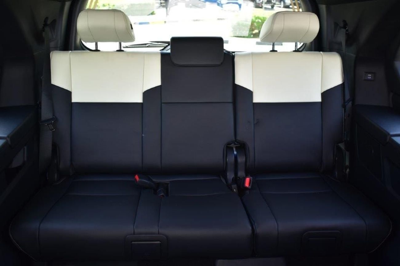 Toyota Sequoia Capstone Hybrid V6 3.5L Turbo 4WD