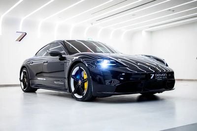 بورش تايكان TURBO S - GCC - FULL CARBON WITH SERVICE HISTORY AND AL NABOODA WARRANTY