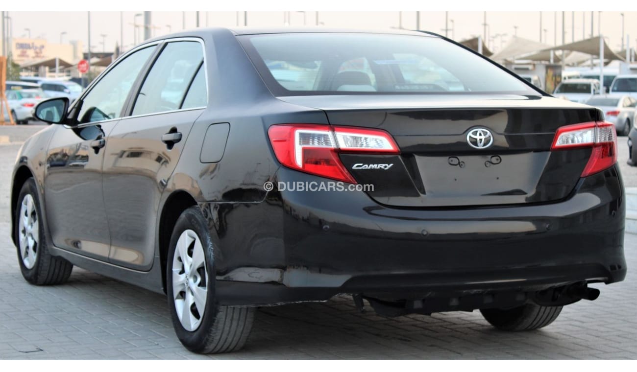 تويوتا كامري تويوتا كامري 2015 خليجي بحالة ممتازة بدون حوادث نظيفه جدا من الداخل والخارج