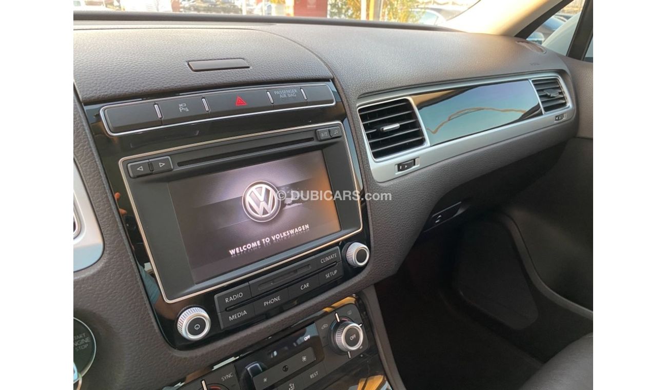 Volkswagen Touareg TOUREQ SEL UNDER WARRANTY FROM AGENCY ORIGINAL PAINT