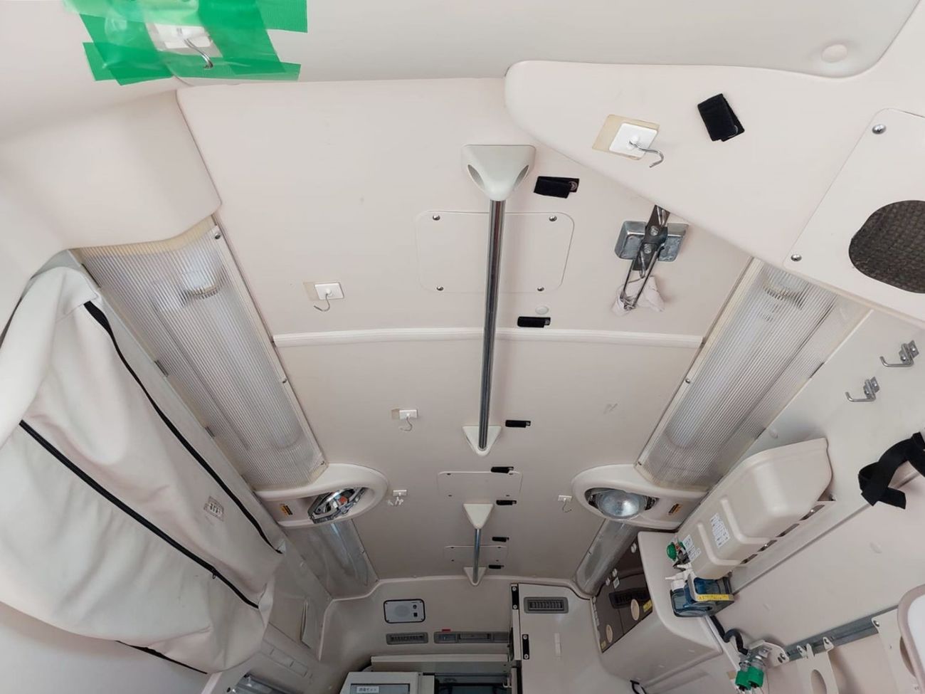 Toyota Hiace TOYOTA HIACE VAN RIGHT HAND DRIVE(PM14734)