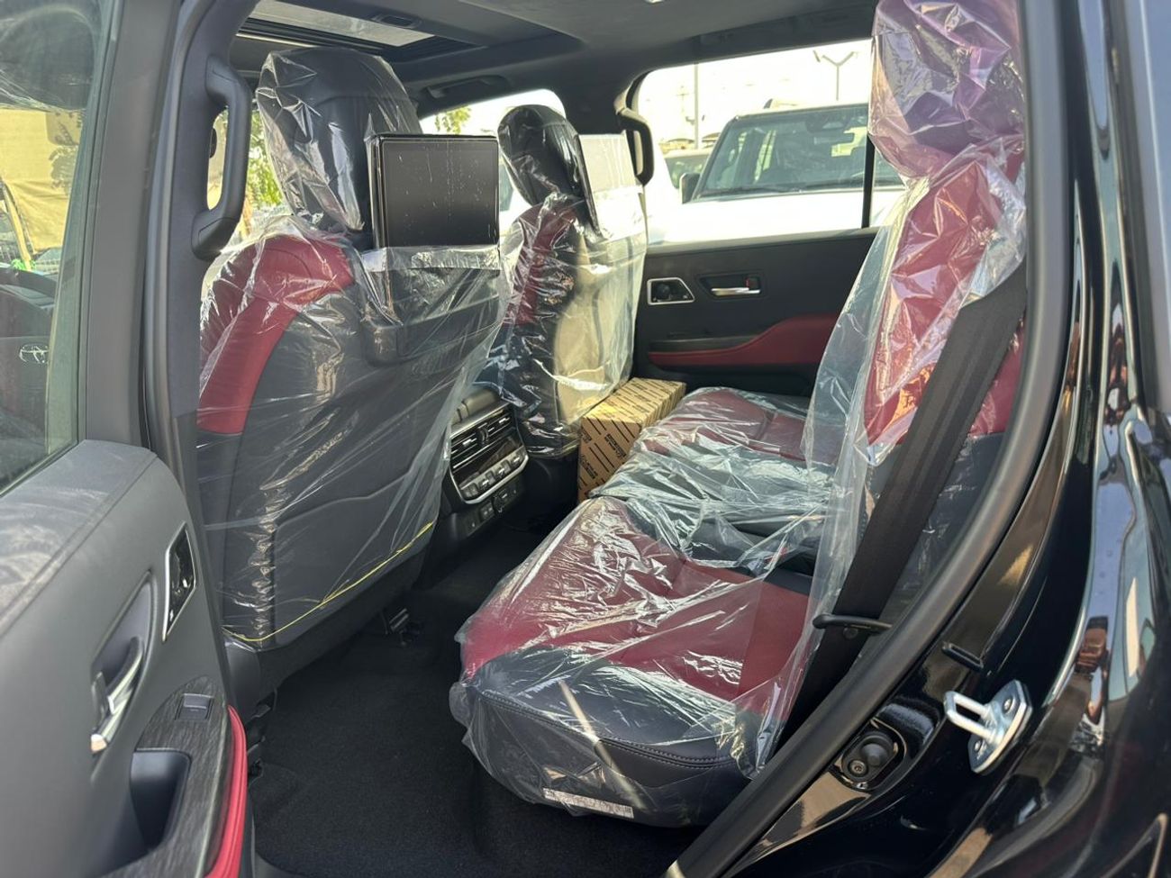 Toyota Land Cruiser Landcruiser VXR 3.5L 2025 Black Petrol  GCC (Export Only)