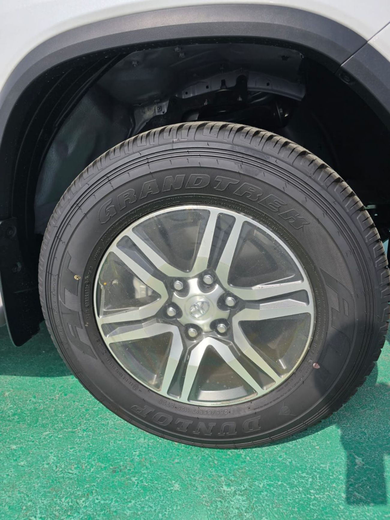 Toyota Fortuner TOYOTA FORTUNER 2.7L V4  2026 MODEL GCC SPECS