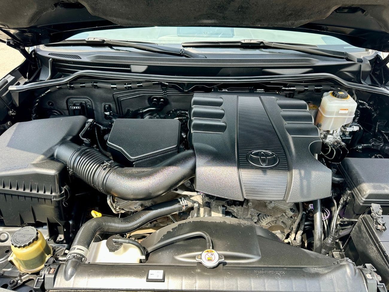 Toyota Land Cruiser EXR 2.7L