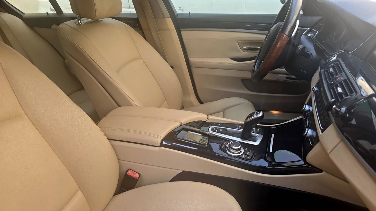 بي أم دبليو 528i EXCLUSIVE 528i
