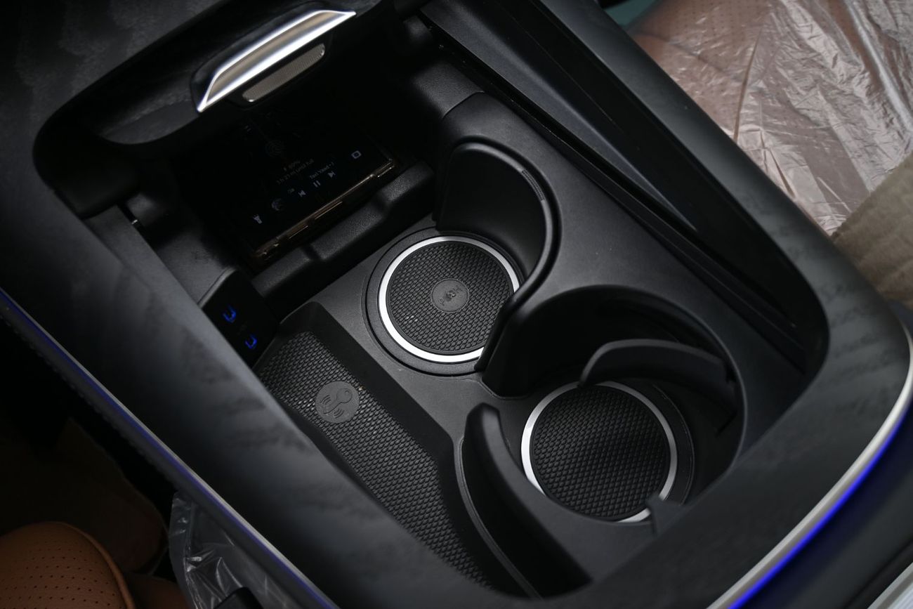 Mercedes-Benz E200 Mercedes-Benz E200 2.0L Turbo + Mild Hybrid Model 2026