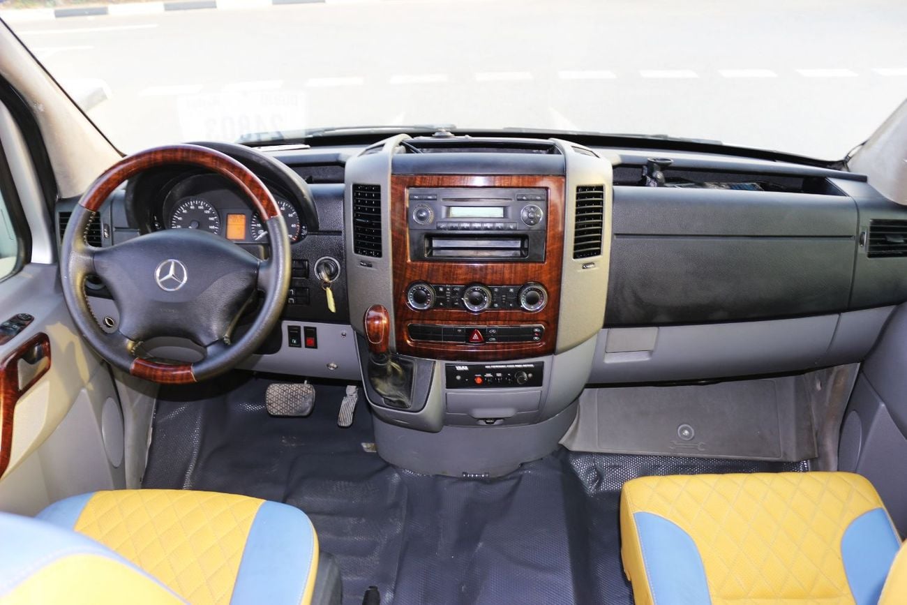 مرسيدس بنز سبرينتر MERCEDES SPRINTER 2009 AUTOMATIC PETROL 18 SEATS