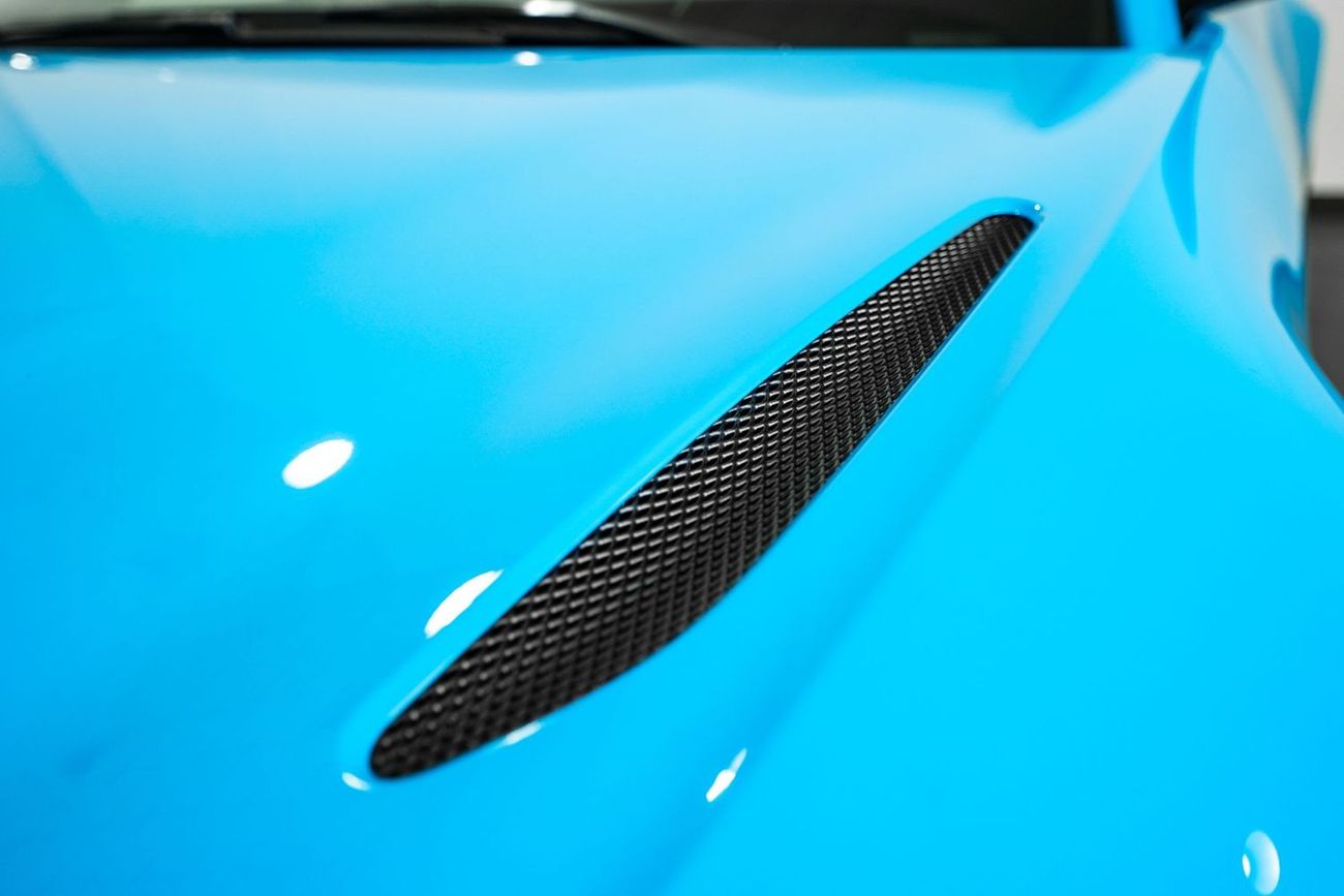 Aston Martin Vantage Std 4.0L