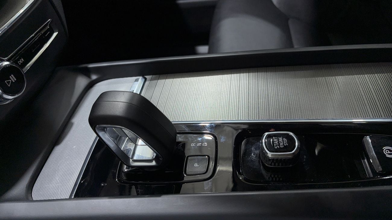 فولفو XC 60 كور كارس24 هي سوق ضخم للسيارات المستعملة موثوق ومضمون ٪كارس24 هي سوق ضخم للسيارات المستعملة موثوق ومضمون