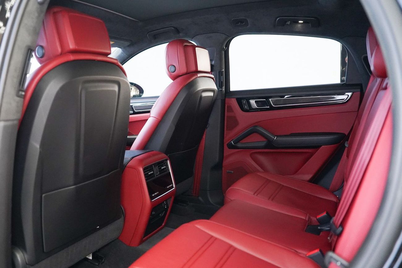 بورش كايان GTS Coupe