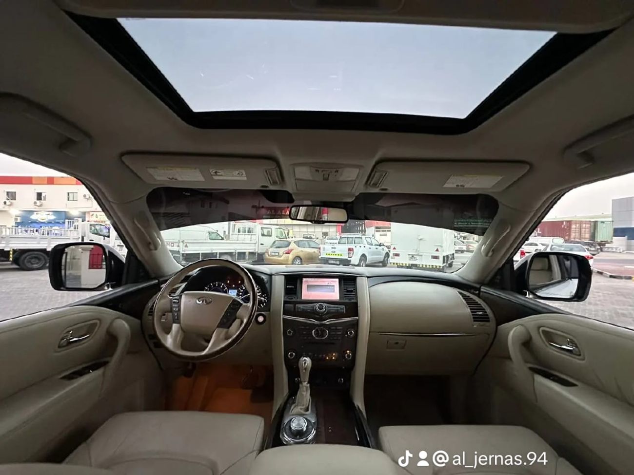 إنفينيتي QX80 لاكجري