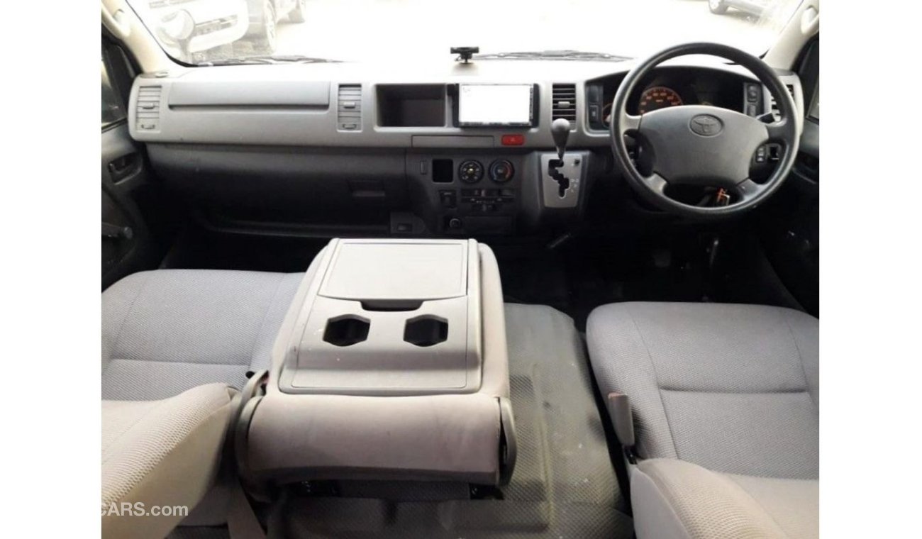 تويوتا هاياس Hiace RIGHT HAND DRIVE (PM249)