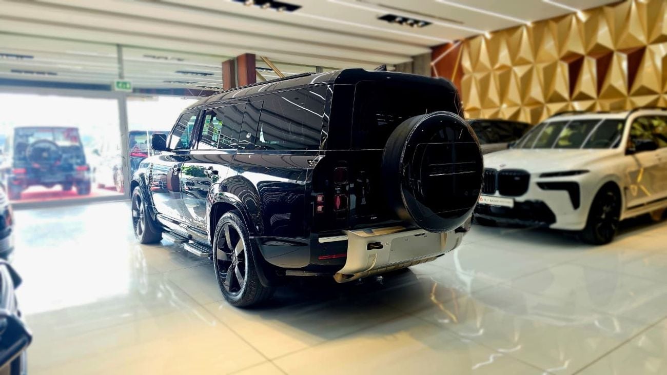 لاند روفر ديفندر 130 HSE P400