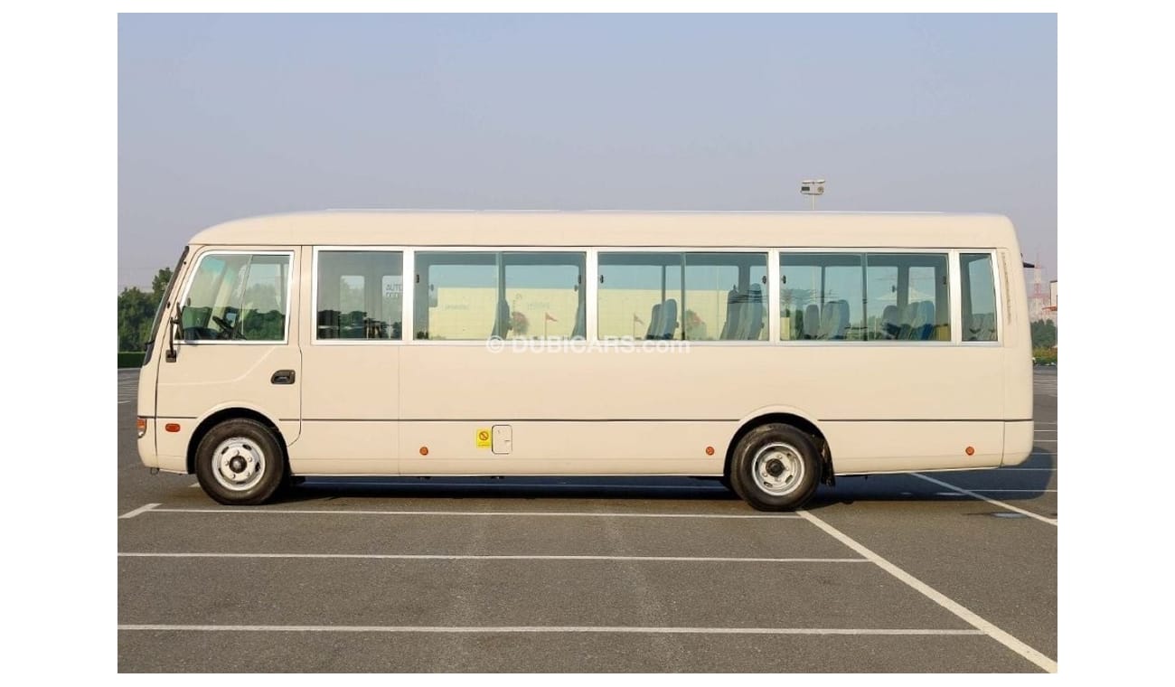 ميتسوبيشي روزا 2019 | Long Body 26 Seater | Manual Transmission - Diesel | GCC - Book Now