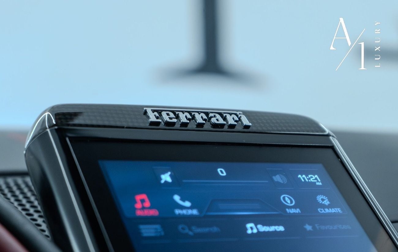 فيراري روما 2021 Ferrari Roma, With Warranty & Service Contract, Carbon Fibre Package, Excellent Condition, GCC