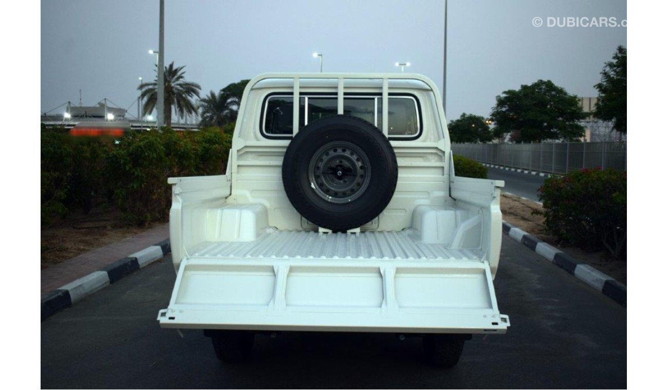 تويوتا لاند كروزر بيك آب 79 DOUBLE CAB PICKUP  V8 4.5L TURBO DIESEL 4WD MANUAL TRANSMISSION