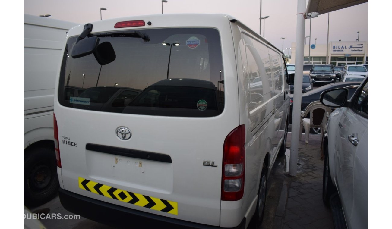 تويوتا هاياس Toyota Hiace Delivery Van,model:2018. Only done 15000 km