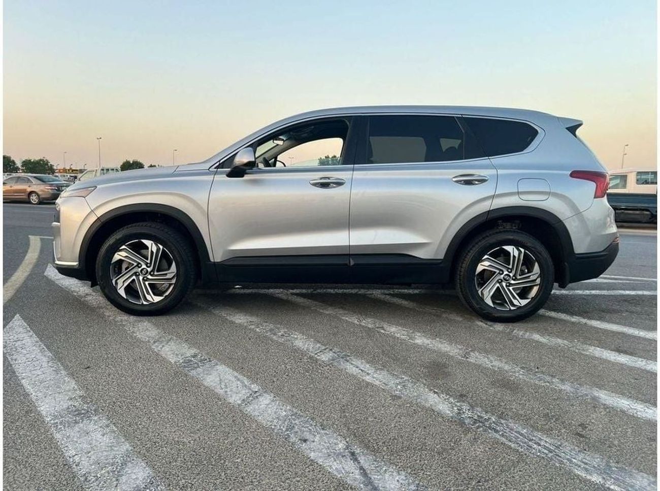 Hyundai Santa Fe 2022 Hyundai Santa Fe, SE - 2.5L  4 Cyl - Lane assist - Android Apple Play - Well Maintained Car wit