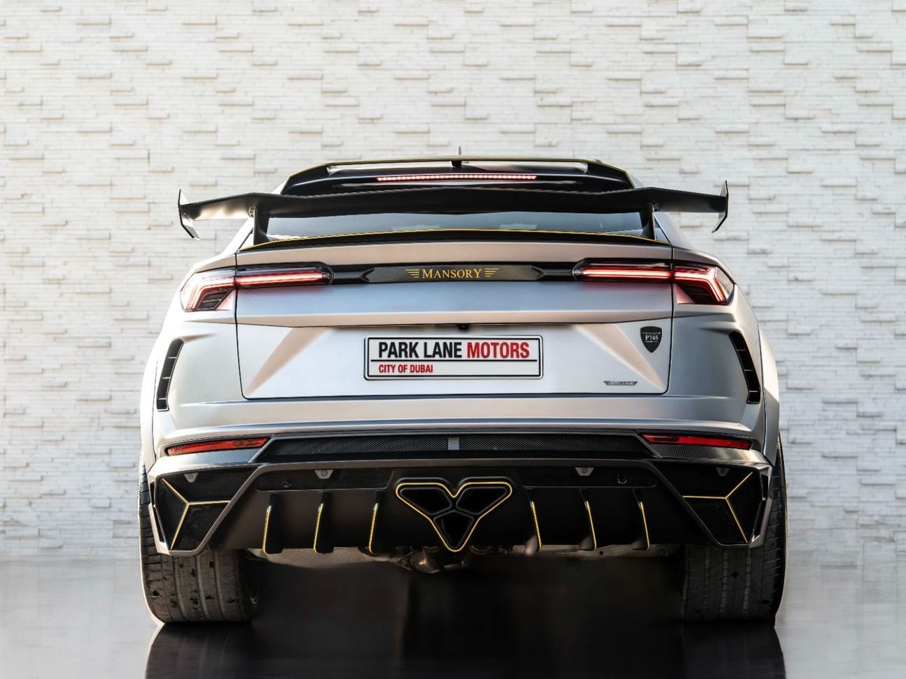 لامبورغيني اوروس Mansory P745