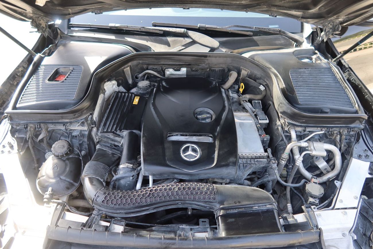 مرسيدس بنز GLC 250 4MATIC 2.0L