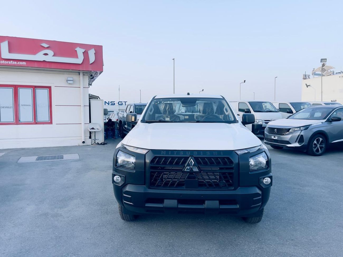 ميتسوبيشي L200 MITSUBISHI L200 GL 2.4L (128 HP) Double Cab Utility