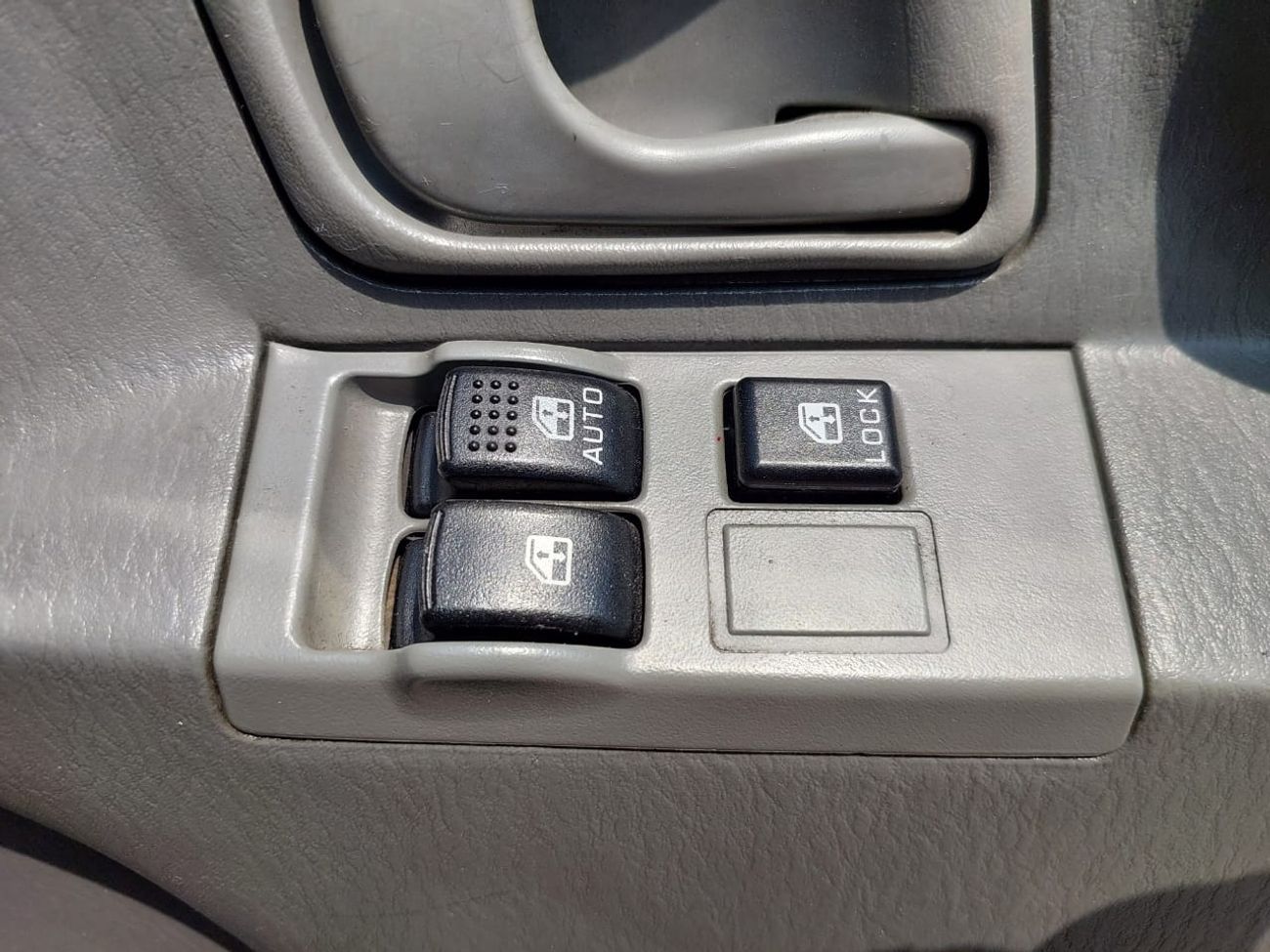 Mitsubishi Fuso Canter MITSUBISHI CANTER ALUMINIUM BODY TRUCK RHD 1995 MODEL 4.5 L DIESEL MANUAL(PM20023)