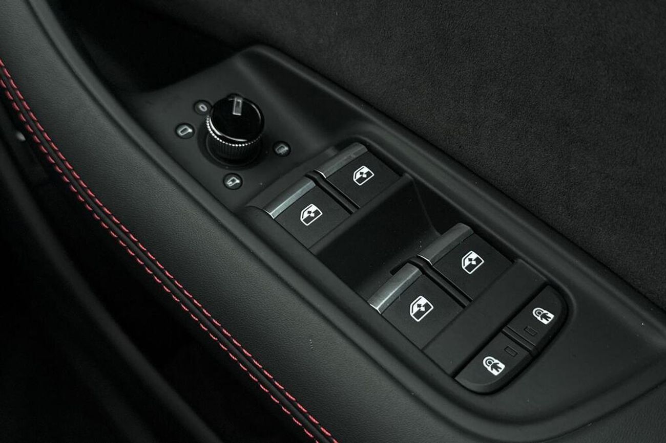 Audi RSQ8 4.0 TFSI V8 Performance Carbon Vorsprung Tiptronic quattro Euro 6 (s/s) 5dr (EXPORT ONLY) RIGHT HAND