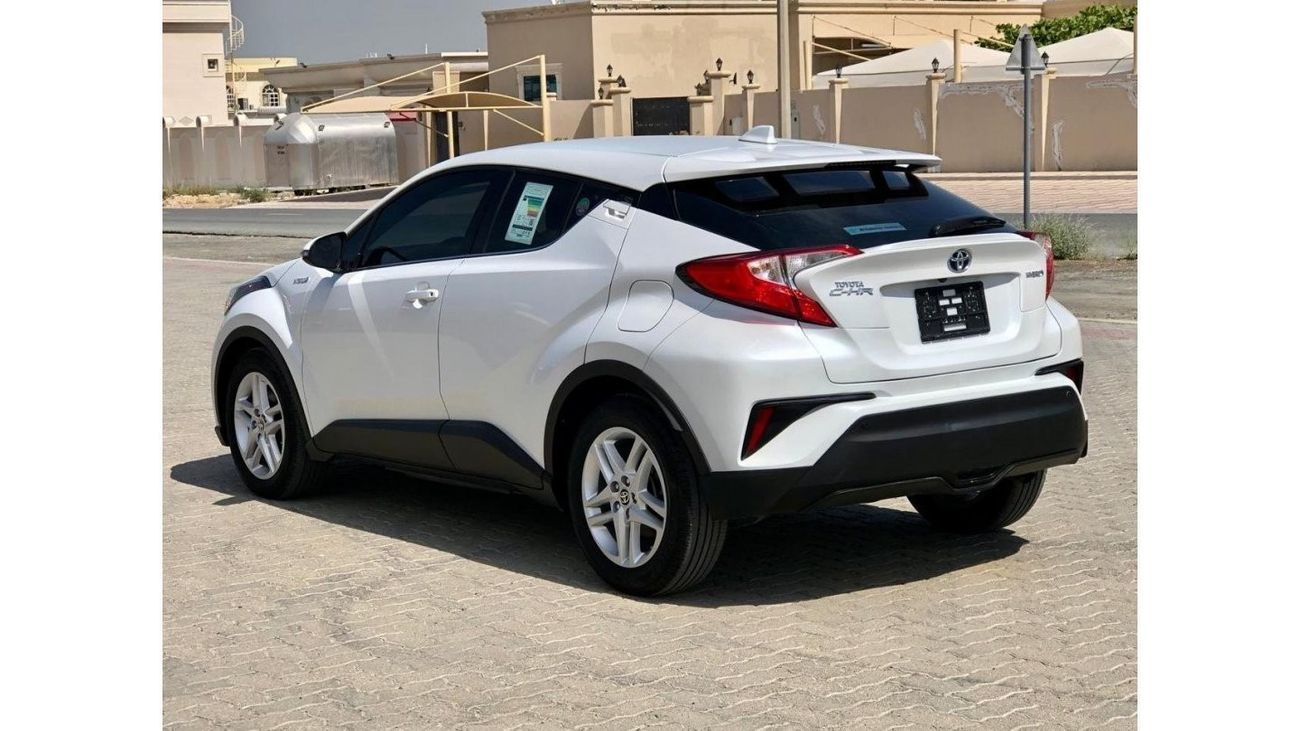 Toyota CHR GX Toyota C-HR Hybrid 2022 (1.8L) GCC Specs Full Option