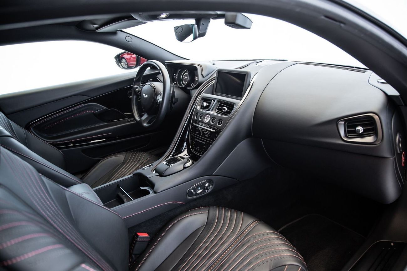 Aston Martin DB11 Std