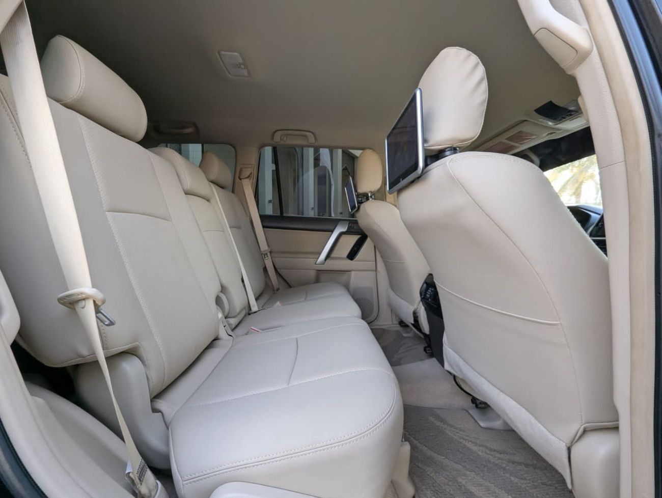 Toyota Prado Toyota Prado LHD Petro engine LHD black  with begie interior