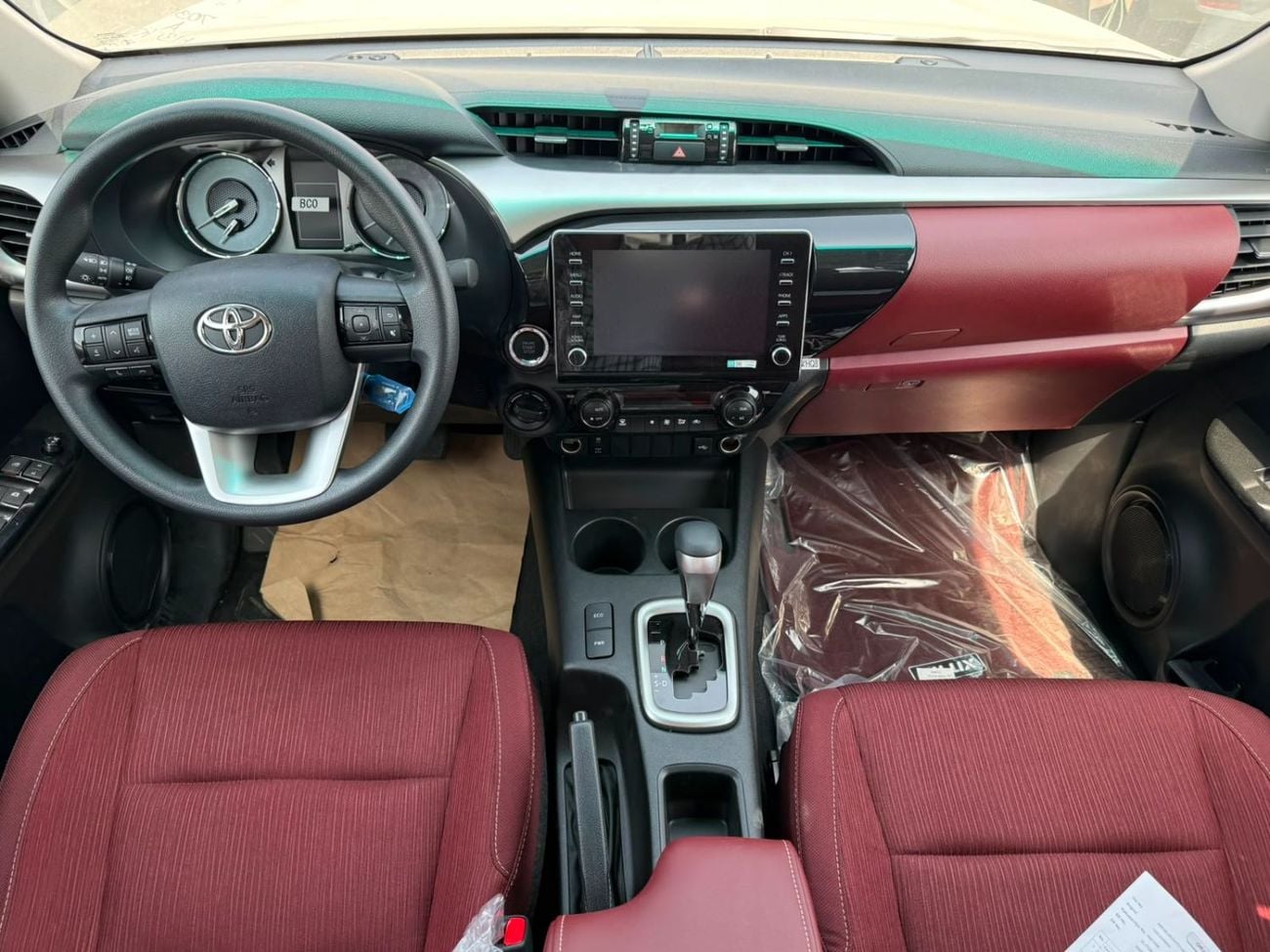 Toyota Hilux SR5 (NON GCC) HILUX 4.0L V6 , SR5 Full Option 4X4 D/C 2026 Model