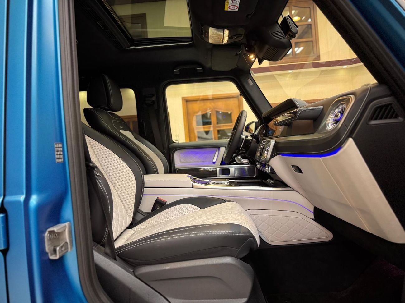 مرسيدس بنز G 63 AMG G 63 AMG DOUBLE NIGHT PACKAGE,  CARBON FIBER EDITION