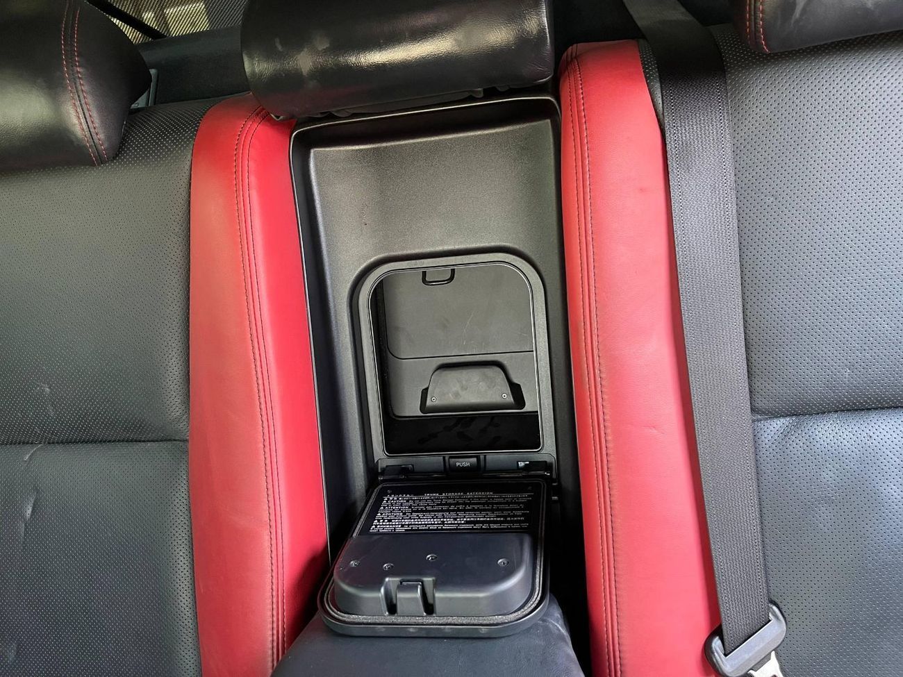 لكزس LS 460 محرك V8 سعة 4.6 لتر / F-SPORT / ممشى قليل / جنوط مقاس 19 بوصة / نقطة عمياء / مقاعد كبيرة / بحالة ممت