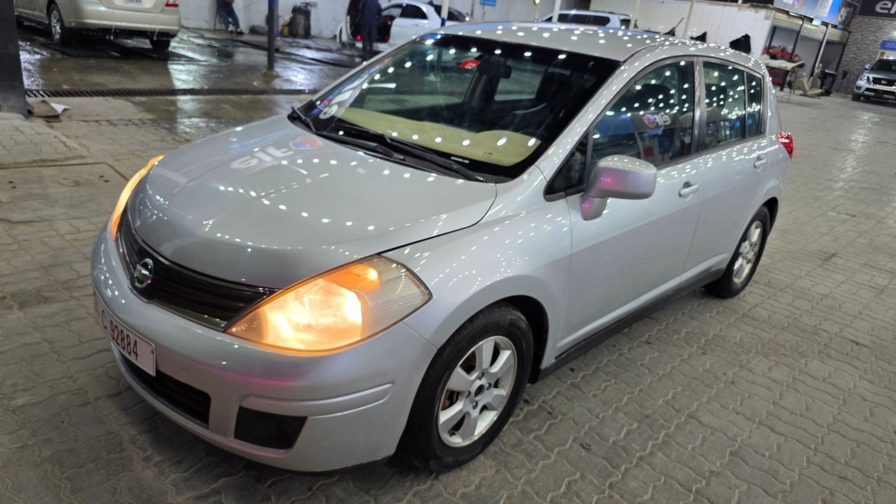 نيسان فيرسا