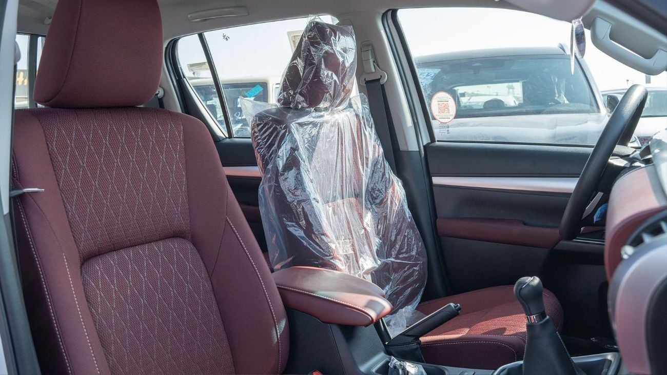 تويوتا هيلوكس 2025 Toyota Hilux SGLX 2.7L MT Petrol with Ventilated Seat