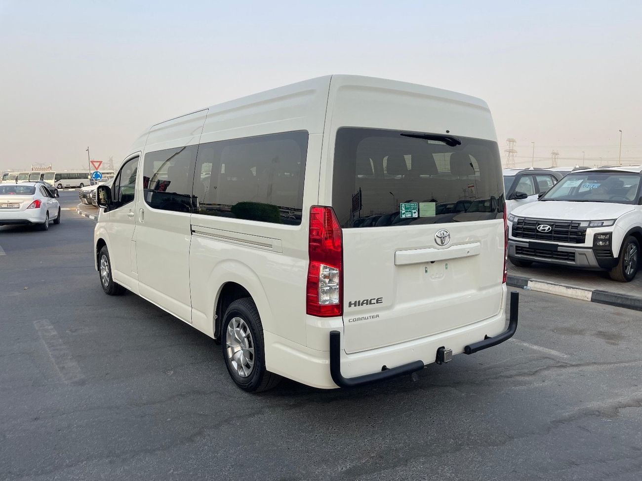 Toyota Hiace DLS -High Roof Commuter 2.8L A/T