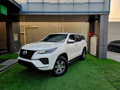 Toyota Fortuner EXR FORTUNER EXR / V4 2.7L / LEATHER SEATS / DVD CAMERA / LOW MILEAGE