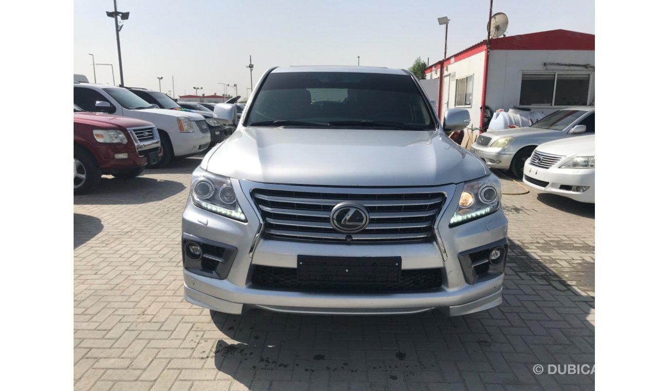 لكزس LX 570 لكزس570 موديل2010بحالة نظيفة وارد