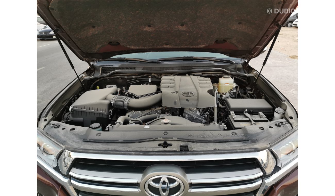 Toyota Land Cruiser 4.0L, PETROL, 20" ALLOY RIMS, 4WD, ALL WHEEL DRIVE (CODE # GXR2019)