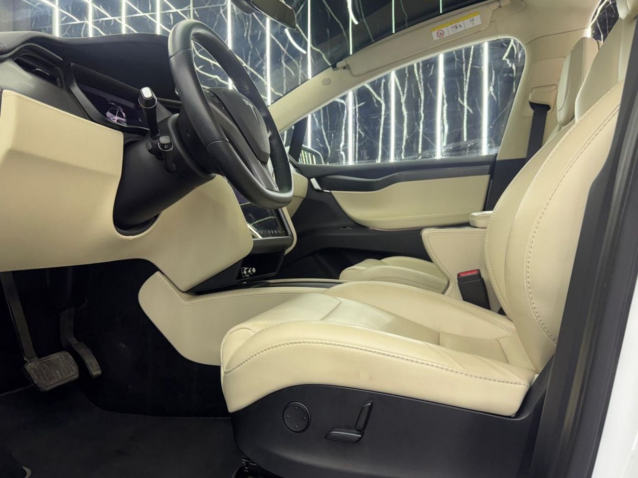 Tesla Model X 2018 Tesla Model X 75D, Full Service History, Carbon Fiber Package, Falcon Wing, GCC