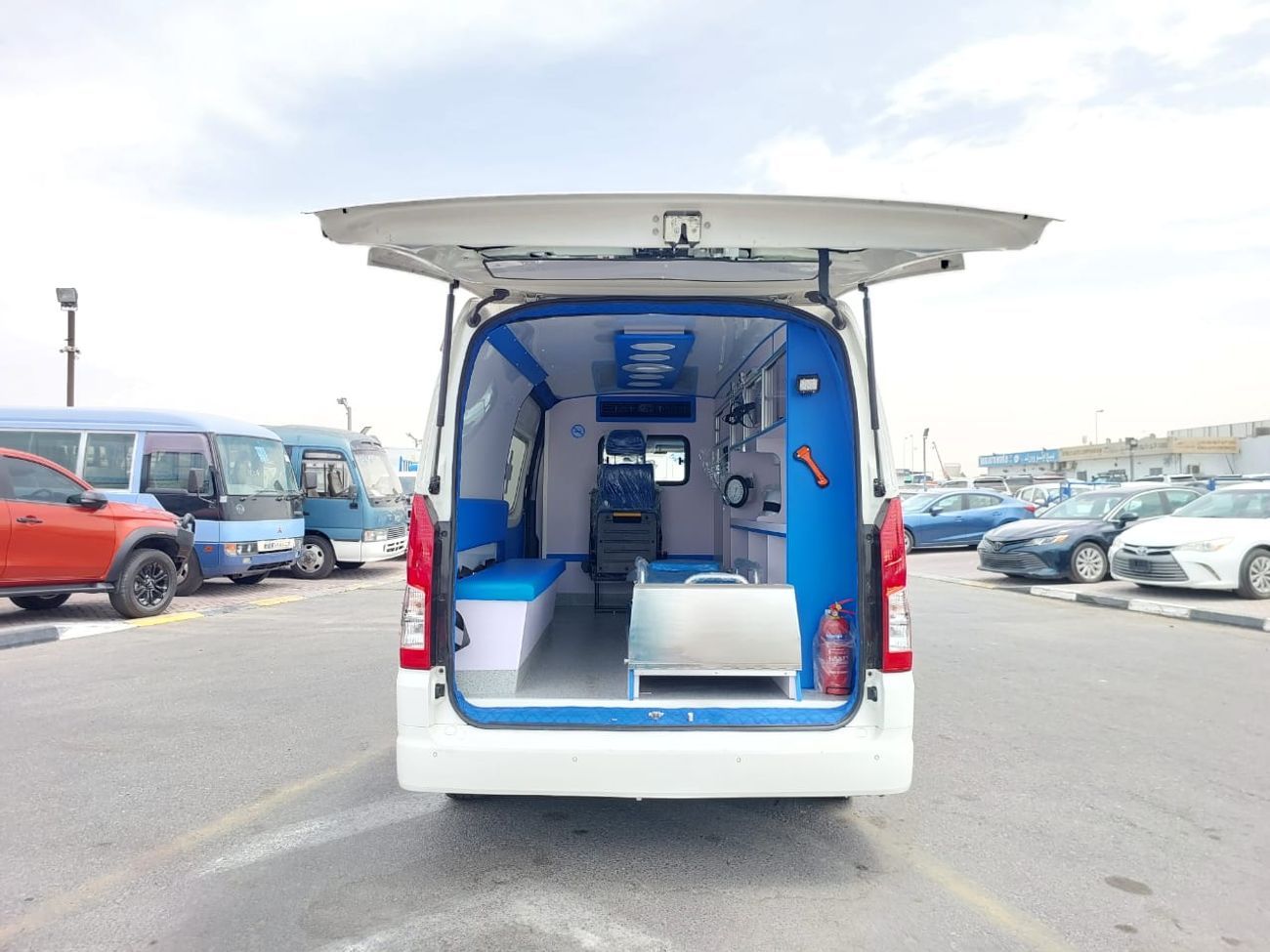 تويوتا هاياس TOYOTA HIACE VAN AMBULANCE RHD 2021 MODEL 2.8 L DIESEL AUTOMATIC(PM10424)