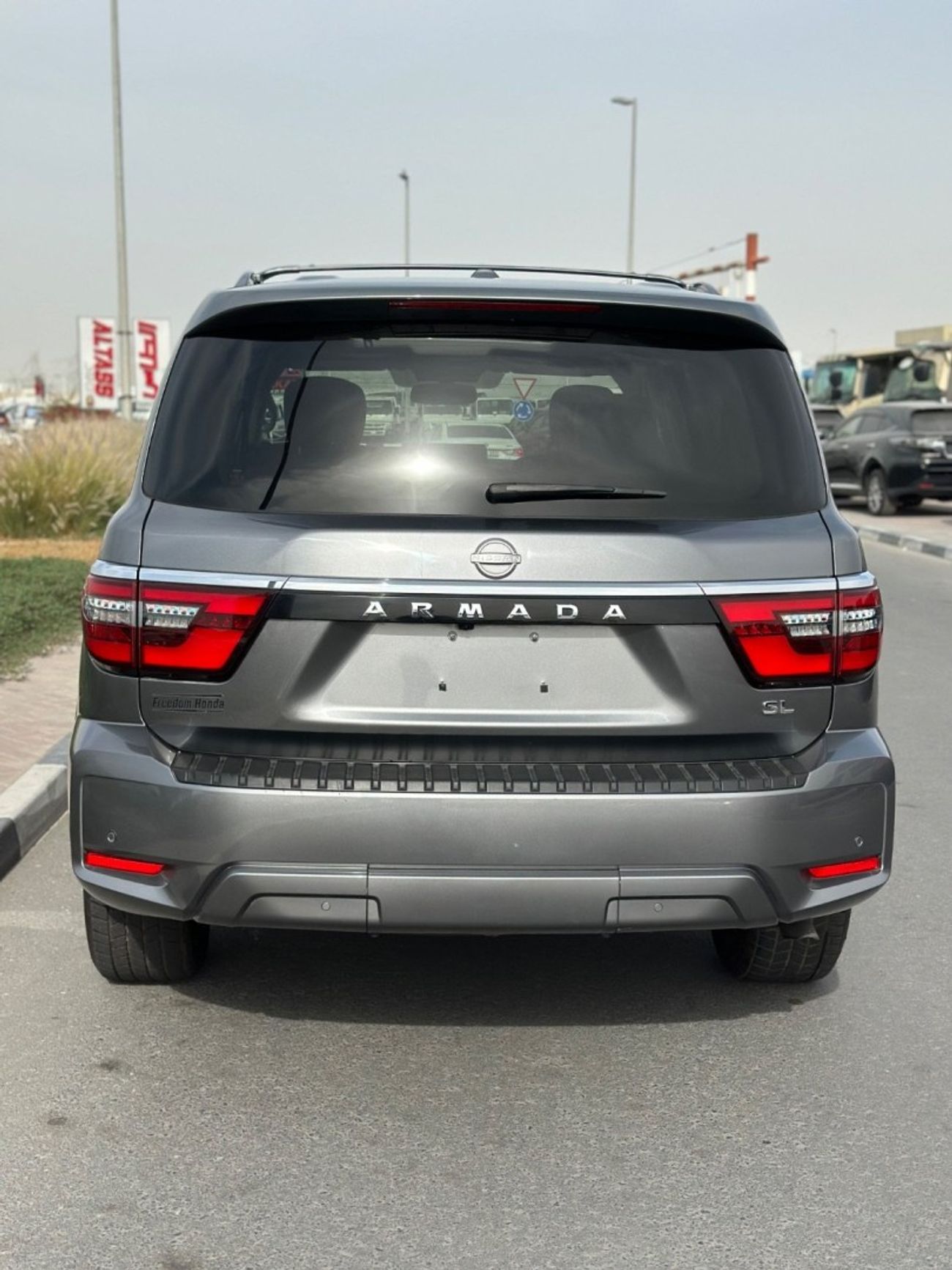 نيسان أرمادا SL 360 camera, sunroof perfect condition Full Option