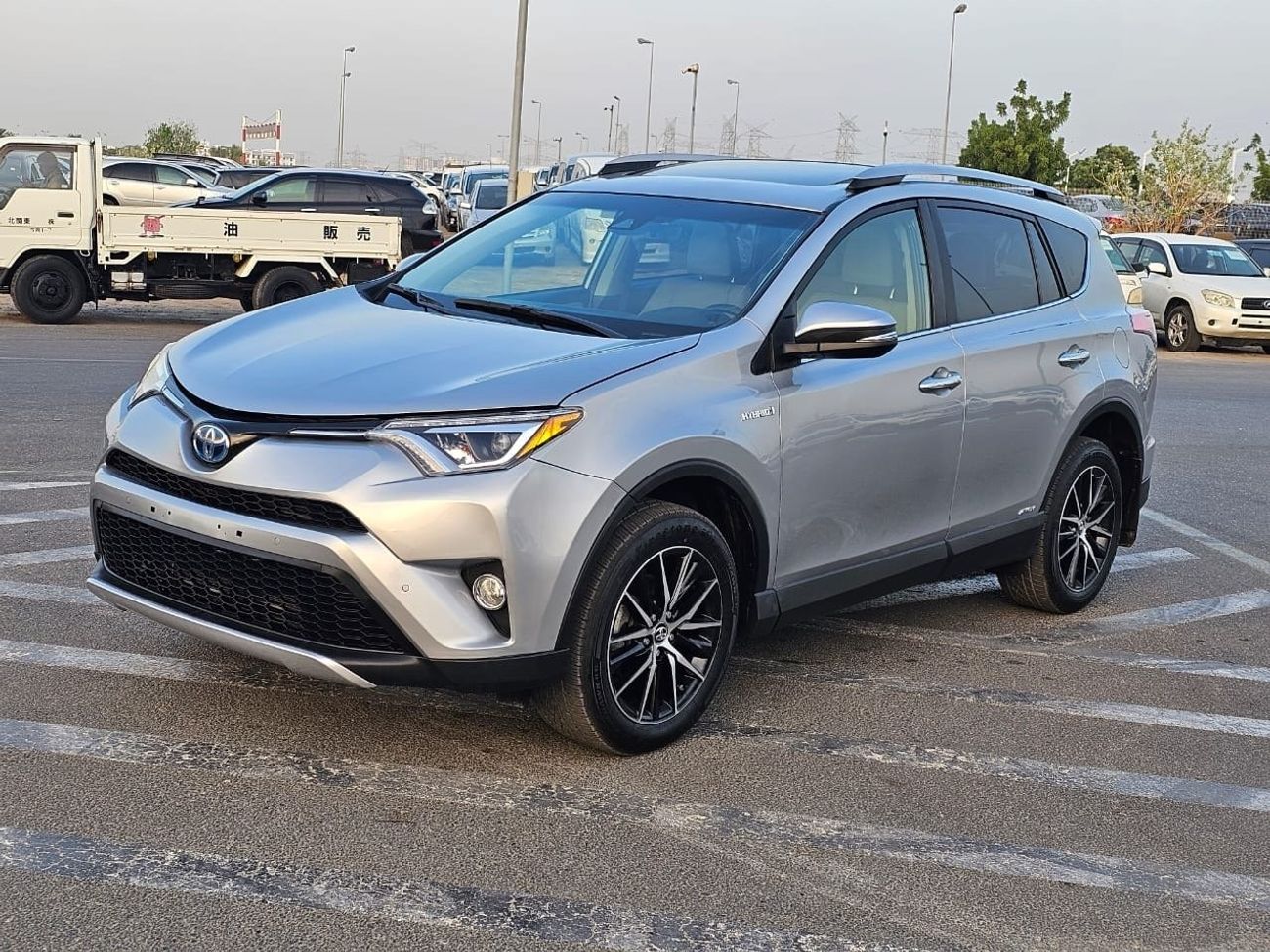 Toyota RAV4 Platinum 2017 RAV4 Limited Hybrid 4x4