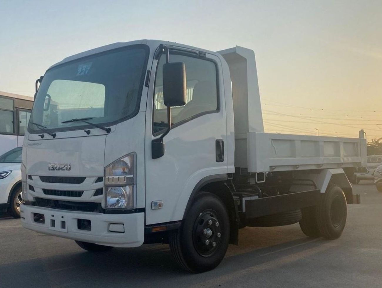 Isuzu NPR Dump Truck 4 Ton