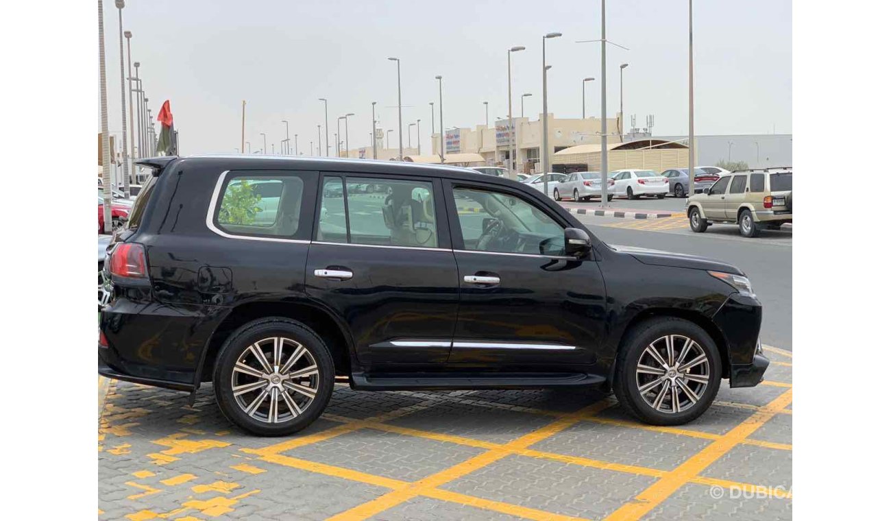 Lexus LX570 vary good  GCC 2009   Black inside bag