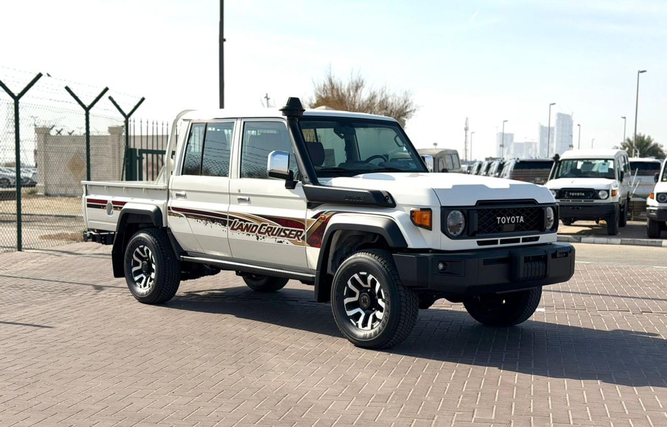 تويوتا لاند كروزر بيك آب 2026 LC79 Double Cabin 4,0L petrol Full option Oman spec