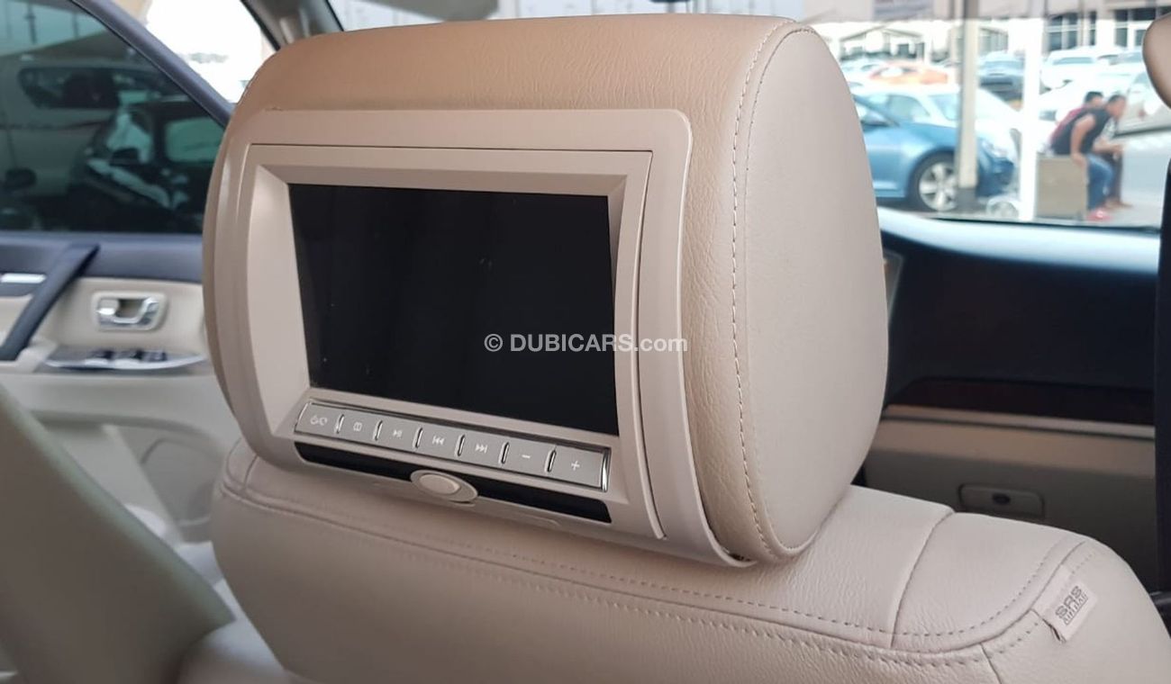 ميتسوبيشي باجيرو موديل 2017 خليجي فل مواصفات فتحه سقف وكراسي جلد ومثبت سرعه وتحكم كهربي كامل ونظام صوت ممتاز وكاميرا 